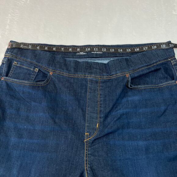 Levi's High Rise Totally Shaping Pull On BootCut Jeans Size 22 Western Casual - Picture 7 of 9